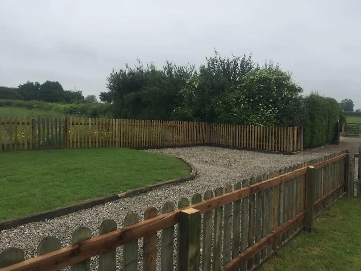 Woodpecker Cottage At Frog Trotters Cottages Hartpury