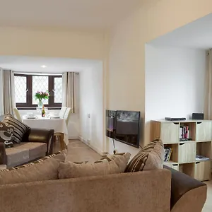 Sea Breeze Holiday home